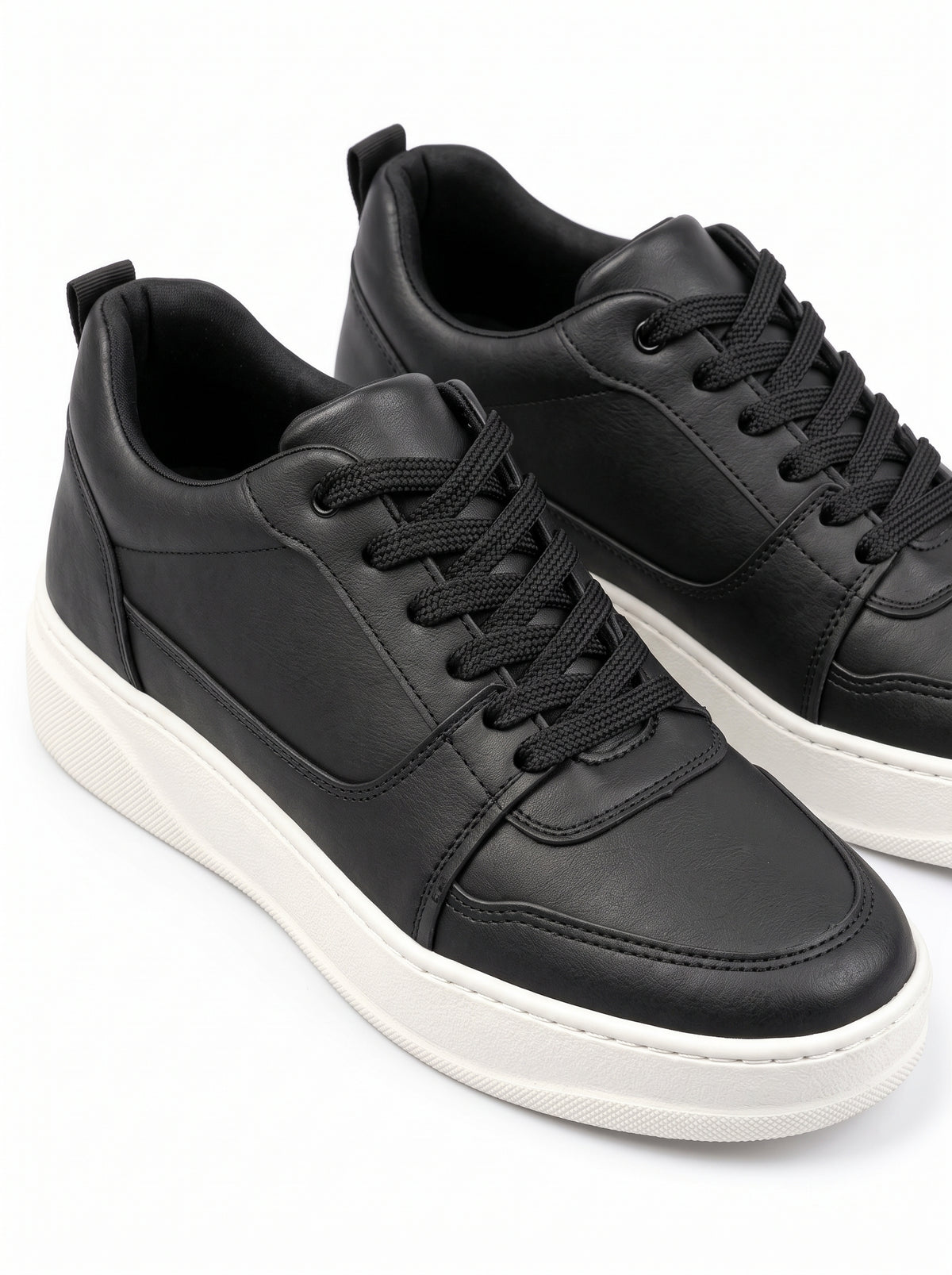 Tênis Casual Saturno