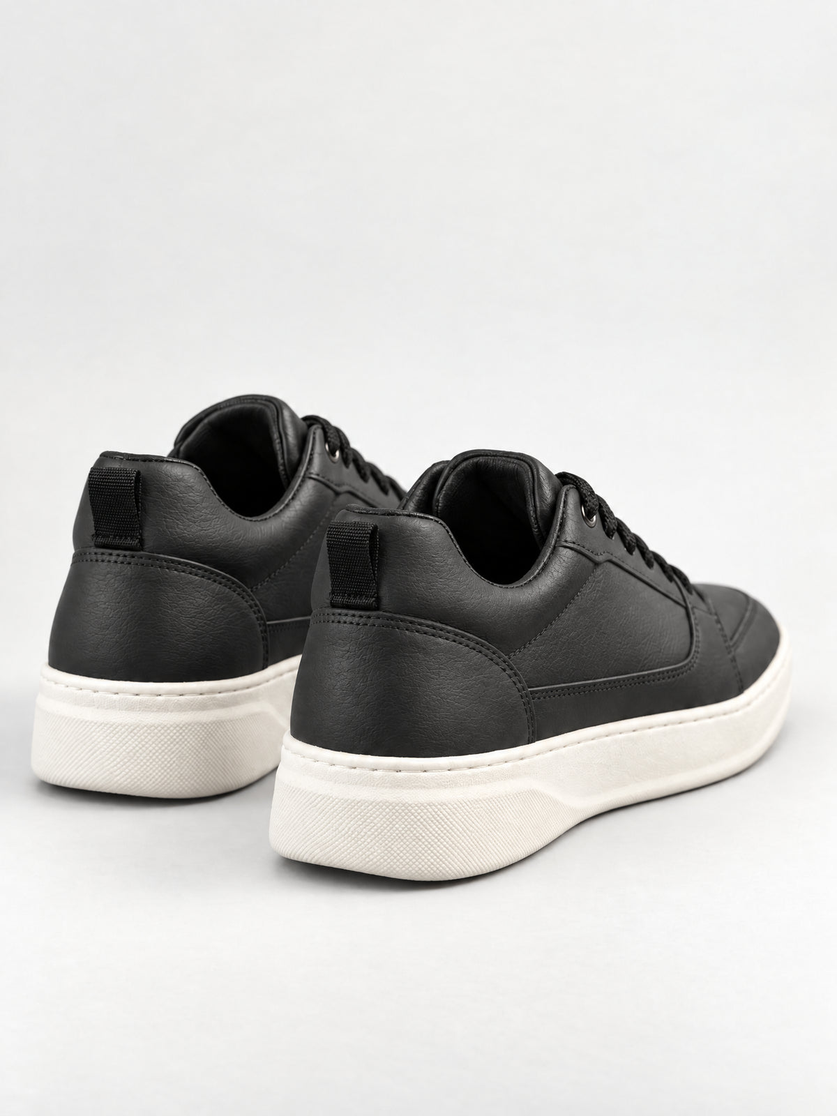 Tênis Casual Saturno