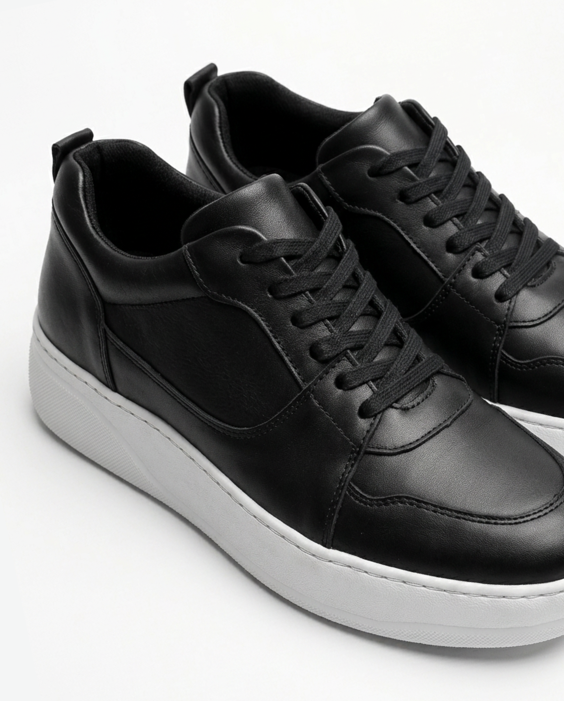 Tênis Casual Saturno